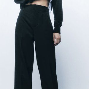 High-waisted pants